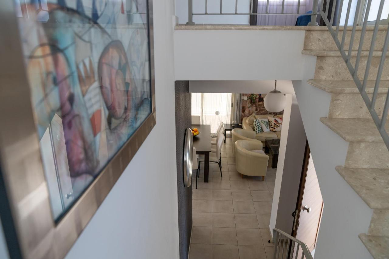 Palm Villa Ekaterina 4 Bdrm Paralimni Exterior foto