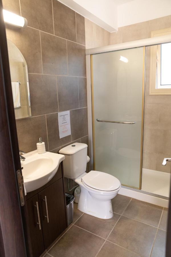 Palm Villa Ekaterina 4 Bdrm Paralimni Exterior foto